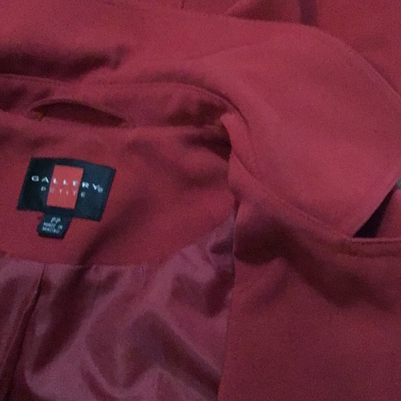 GALLERY PETITE RED TRENCH COAT WITH REMOVABLE BUTTON HOOD SZ PP - Picture 9 of 14